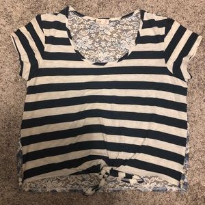 🔴3/$10🔴 Women’s tie front lace back top🔴🔴